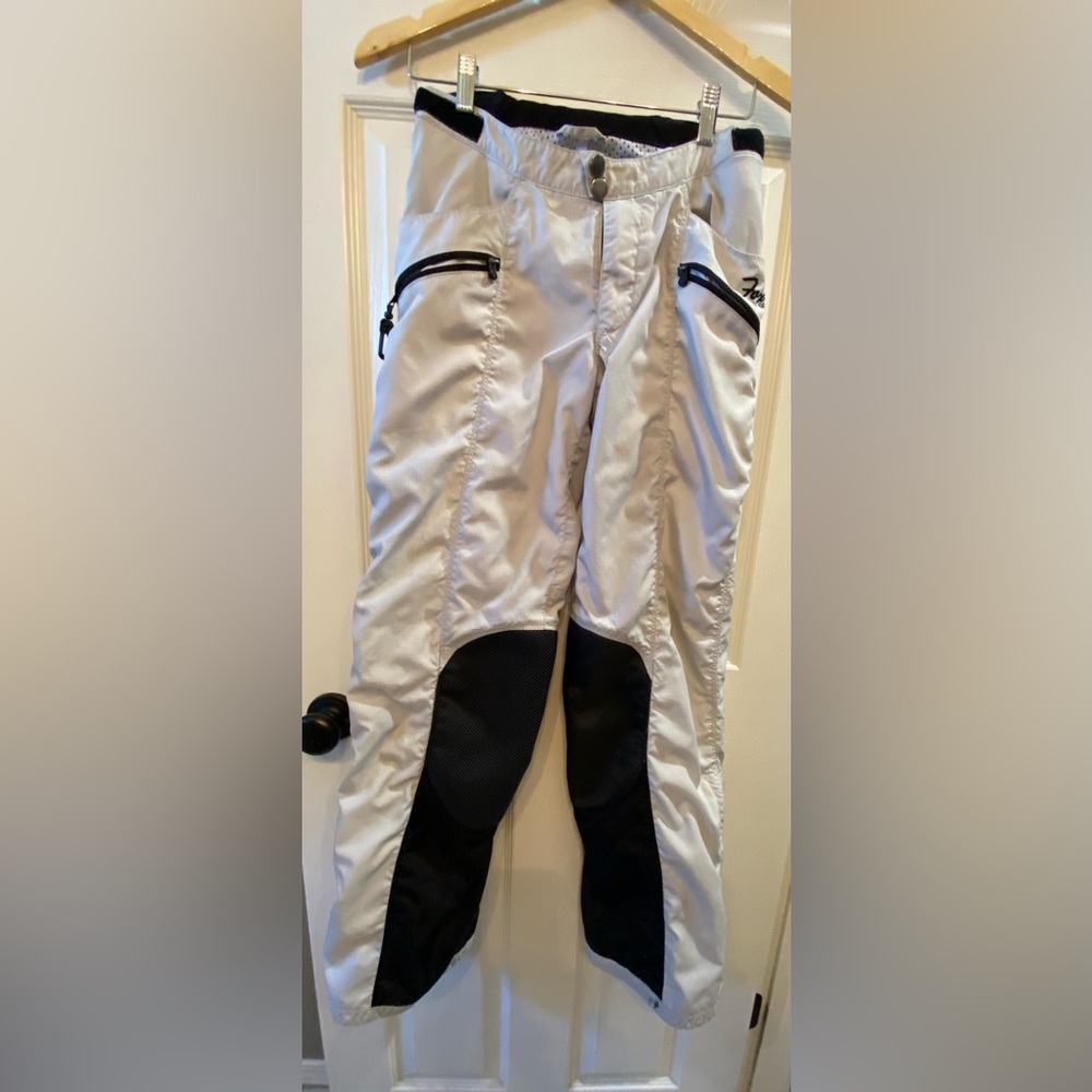 Fox Women's White and Black Snow Pants